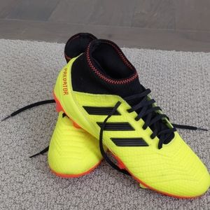 Men's Adidas predator soccer cleats size 9.5